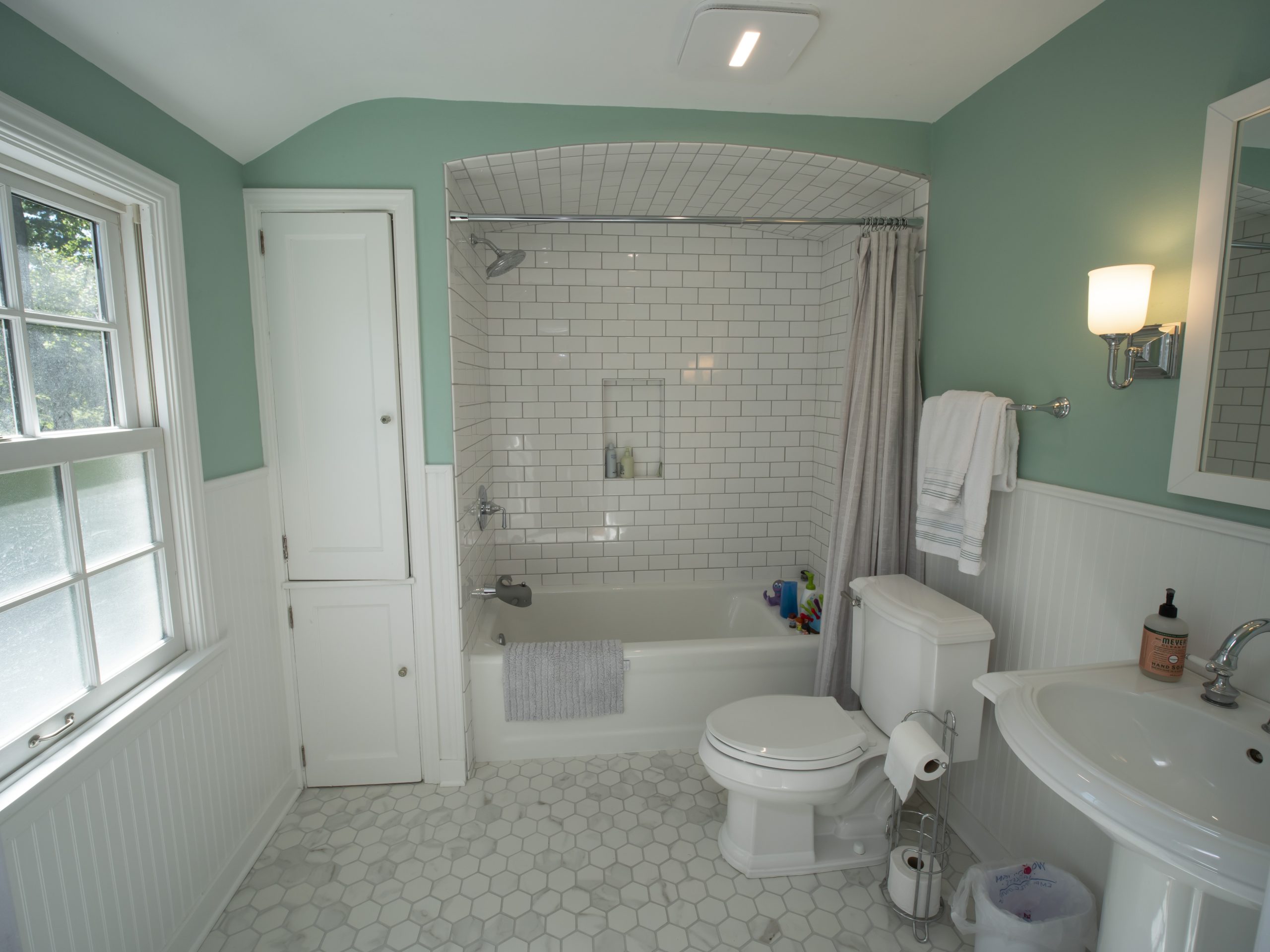 10 Creative Bathroom Remodel Ideas to Transform Your Space
